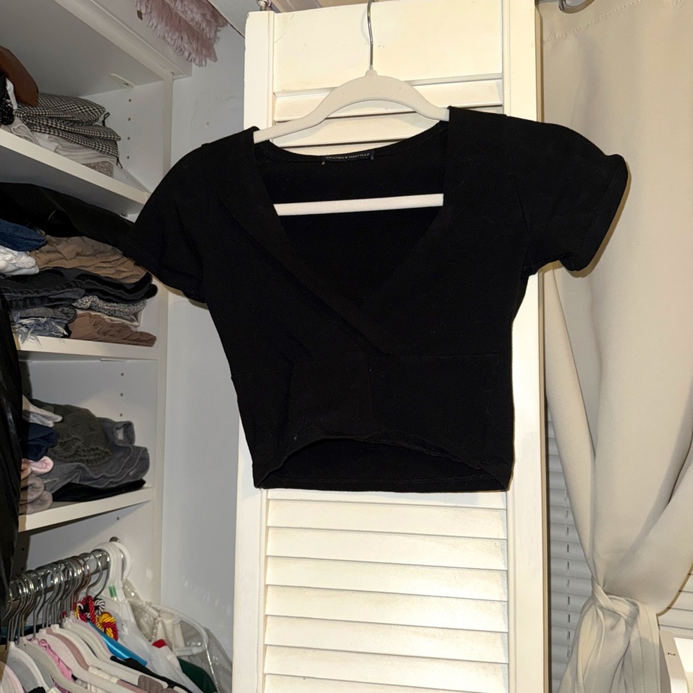 Brandy Melville Short Sleeve V-Neck in Black